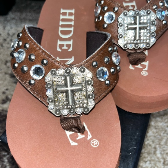 NWT Hide N Sole Flip Flops - Picture 9 of 11